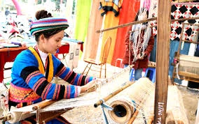Dệt dân gian, lụa truyền thống